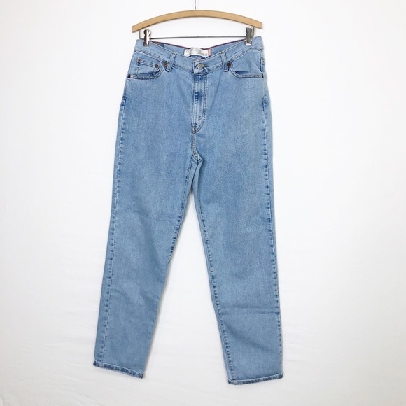 Levi’s 512 classic slim tapered, high rise, light wash jeans. - Picture 12 of 12